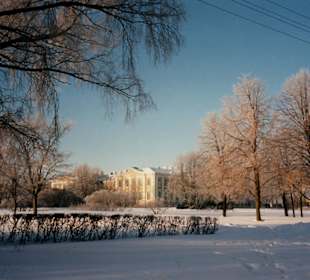 Peterhof im Winter