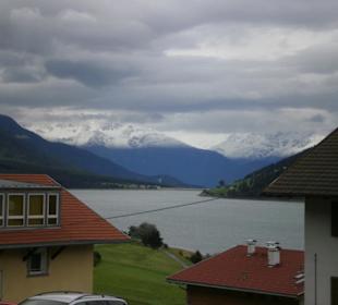 Il lago in una rara giornata di pioggia