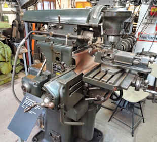 Rundgang durch die Hallen der Gesenkschmiede