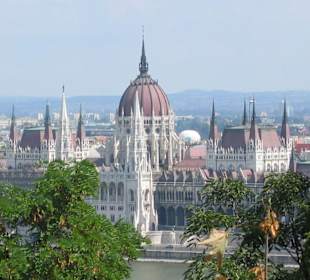 Blick vom Burgberg auf das Parlament