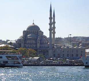 Blick auf die Moschee