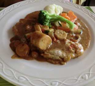 Schnitzel mit Gorgonzola-Palmherzen-Rahm 