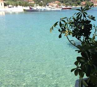 Man sitzt fast im Wasser