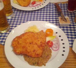 Schnitzel, Kartoffelbrei, Sauerkraut