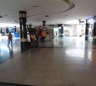 In der Mall unterwegs