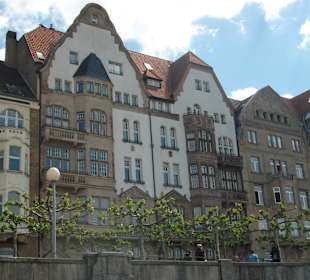 Schöne Häuser entlang