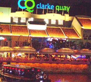 Clark Quay am Abend