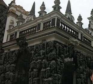 Krápníková stěna s grottami