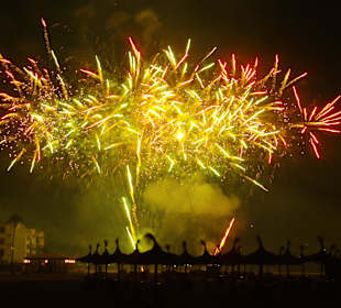 Feuerwerk am Strand