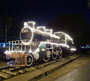 Auf dem Nachtmarkt von Kanchanaburi