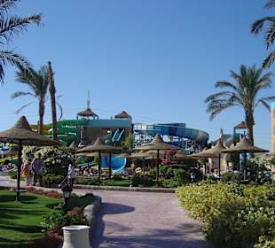 Eingang zum Titanic Aquapark