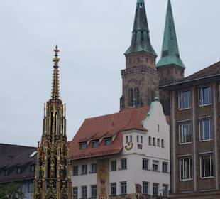 St. Sebald & Schöner Brunnen