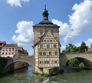 Frontansicht mit Wachturm und Rottmeisterhaus