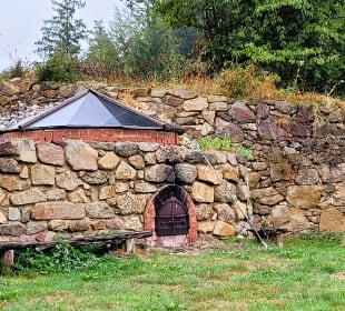 Nachbau vom historischen Kalkbrennofens