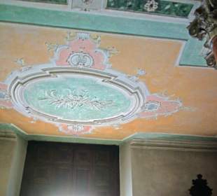 Fresken eingearbeitet