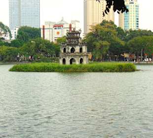 Hoan Kiem See in Hanoi