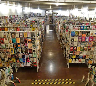 In den Verkaufsräumen der Livraria Esperança