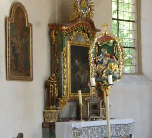 Linker Seitenaltar in St. Maria Magdalena Handthal