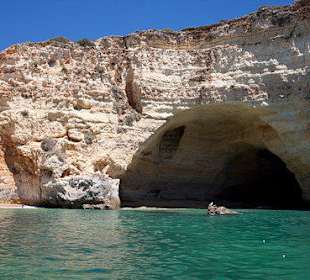 Jaskinia tuż obok hotelu Tivoli Cavoeiro 