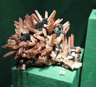 Exponate des Mineralogischen Museums