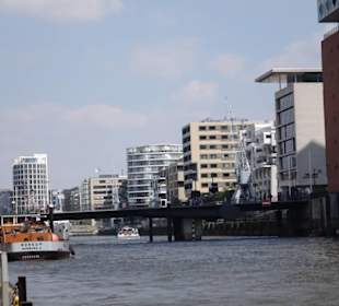 Neue Gebäude  Hafen-City