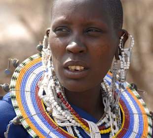 Massai Frau