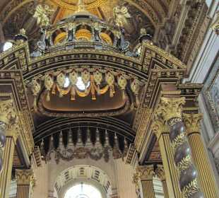 St. Pauls Katherale innen Gewölbe