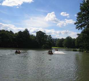Die Ruderboote für 4 Euro für 30 Minuten.