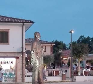 Strandpromenade Side