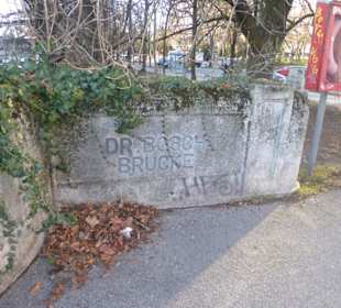Bismarck-Denkmal -Boschbrücke