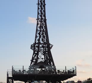 10 Gehminuten vom Hotel Grifid Vistamar weg ist das Nachtleb