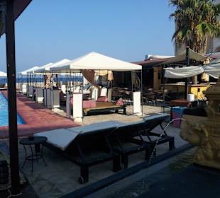 Es Cana öffentlicher Pool Jacaranda