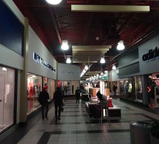 Überdacht, klimatiseirt, da macht Einkaufen Spaß.