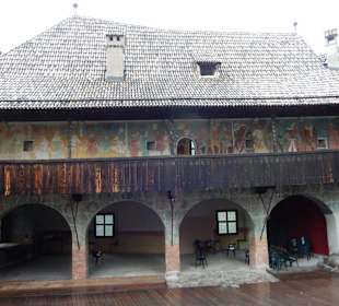 Schloss Runkelstein, Innenhof