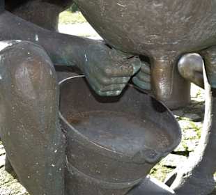 Ansichten der Skulptur Die Melkerin