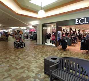 Im Inneren der Gander Mall