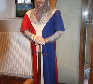 Ritterfigur im Eintrittskartenshop