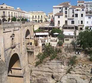 Blick von Altstadt in die Neustadt von Ronda
