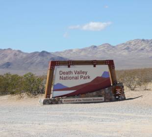 Eingang zum Tal des Todes mit badwater