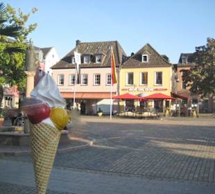 Markt - die dem Dom gegenüberliegende Seite