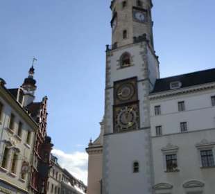 Der alte Rathausteil mit dem Rathausturm