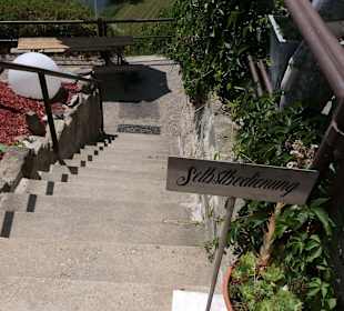 Trappe zur tieferen Terrasse