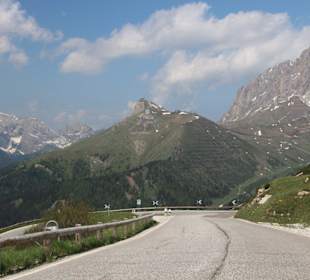 Straße zum Sella Joch