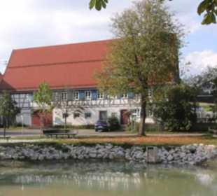 Hüle beim Dorfgemeinschaftshaus Bernloch