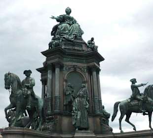 Памятник Марии-Терезии