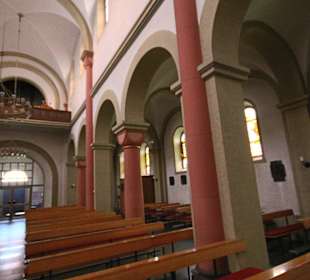 Blick in das Seitenschiff