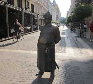 Bronzefigur