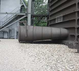 Am Gasometer beim Aufzug