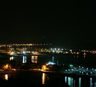 Der kleine Hafen in der Nacht