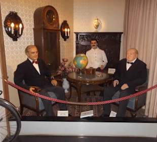 Rechts ist Churchill